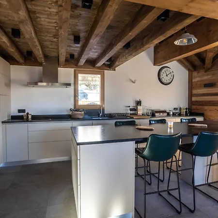 Choseaux Lezami Chalet